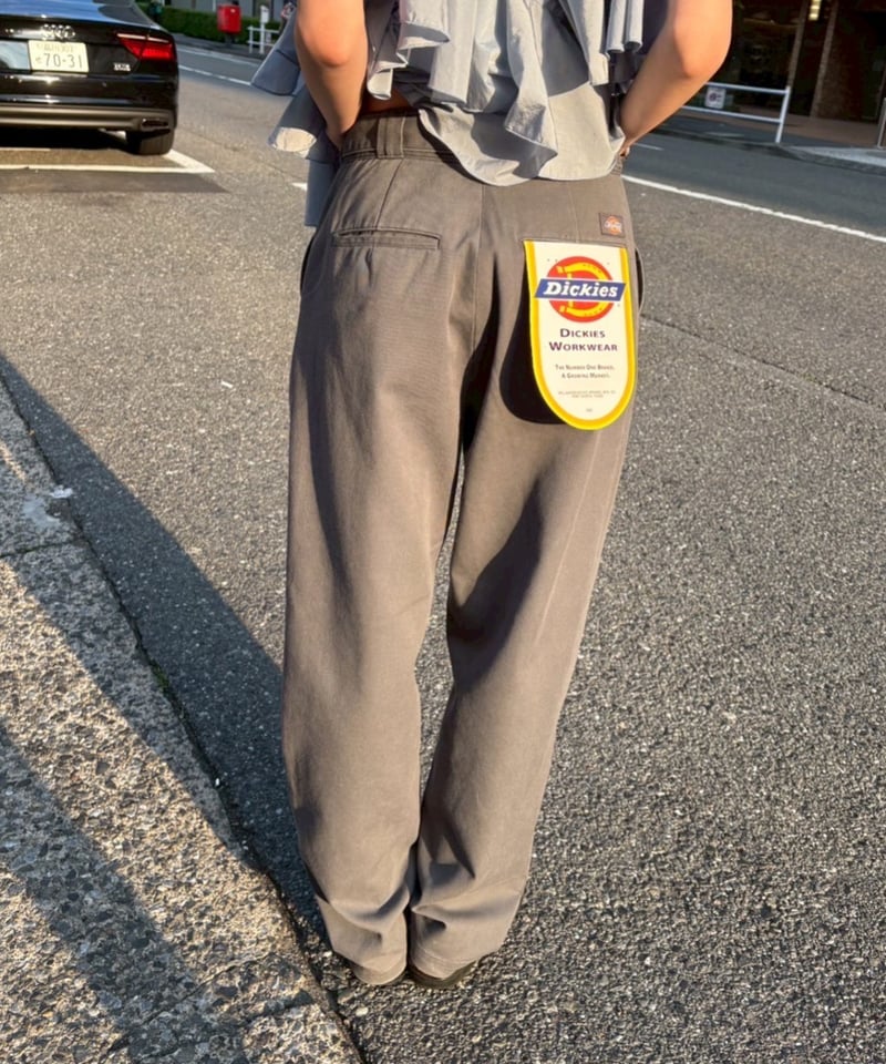HOLIDAY DICKIES BELTED 2TUCK PANTS 新品未使用 HOLIDAY / DICKIES BELTED 2TUCK PANTS | JURK sho