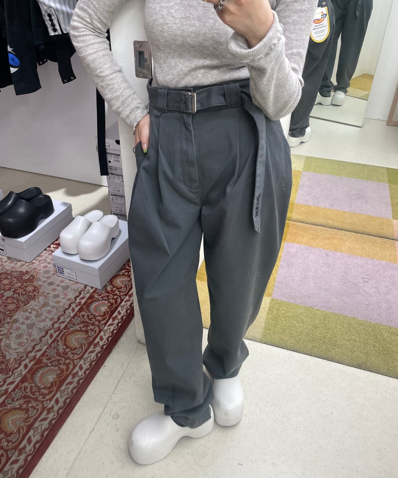 パンツ HOLIDAY/ DICKIES BELTED 2TUCK PANTS DICKIES BELTED 2TUCK PANTS｜HOLIDAY（ホリデイ）OFFICIAL