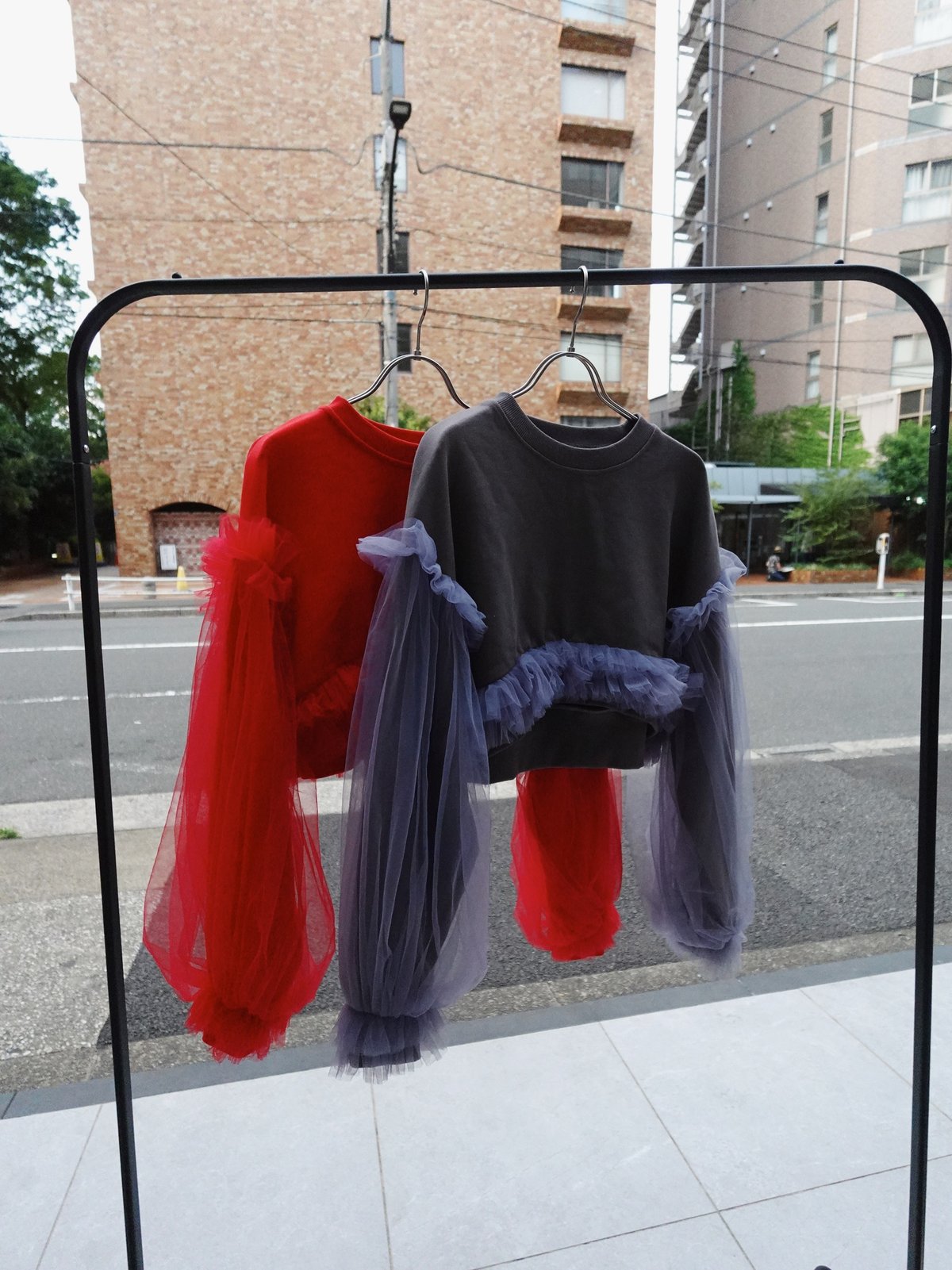 VIVIANO × JURK / Cropped Tulle Sweatshirt(red)