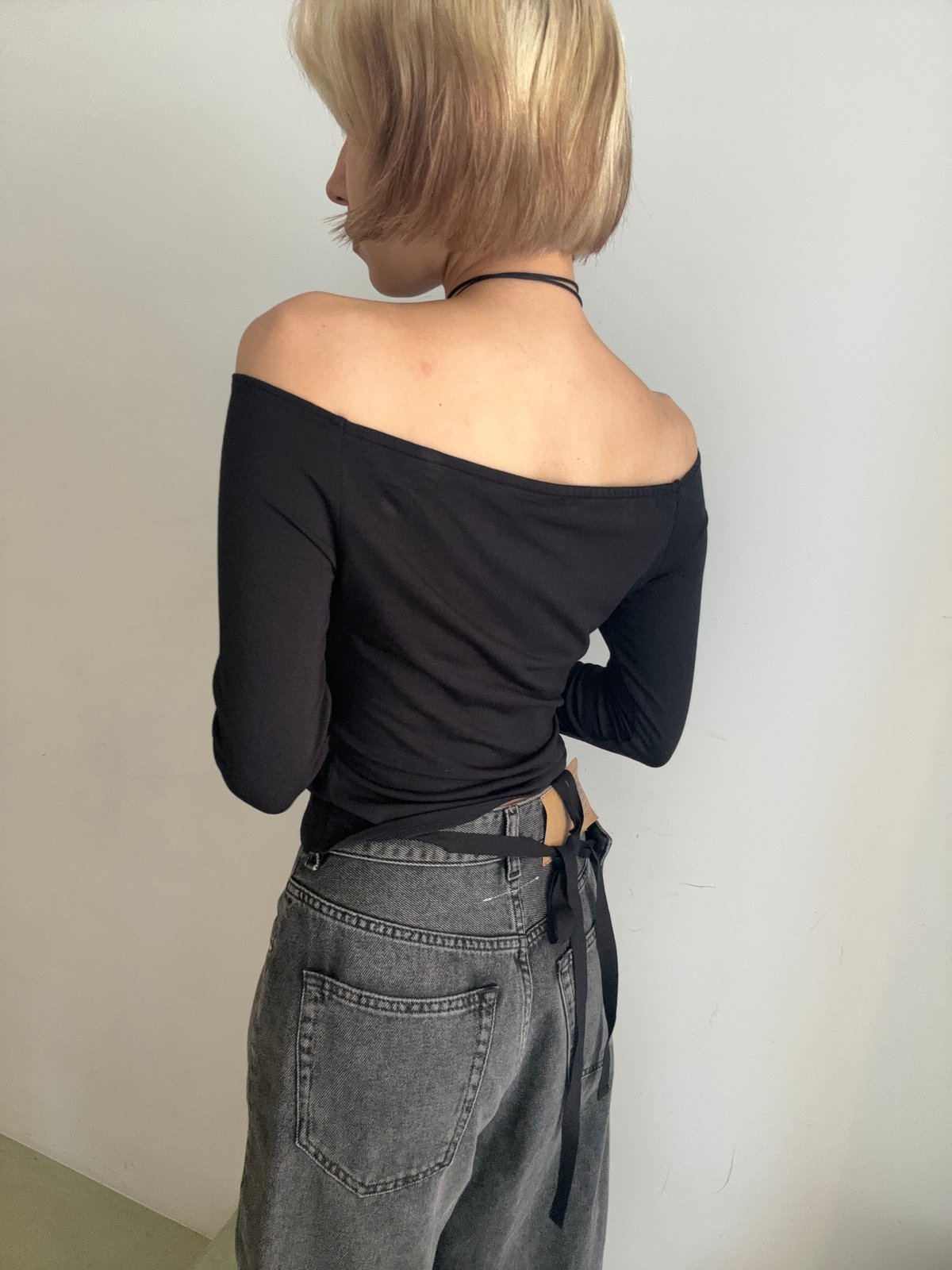 Determ; / Gatered Off-shoulder Top | JURK shop