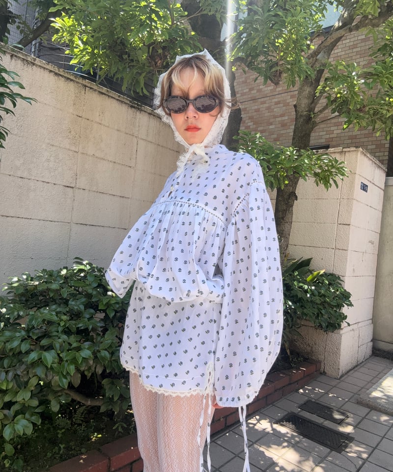 トップス Bibiy EMILY FLOWER BLOUSE トップス bibiy EMILYFLOWERTOP トップス bibiy EMILYFLOWERTOP