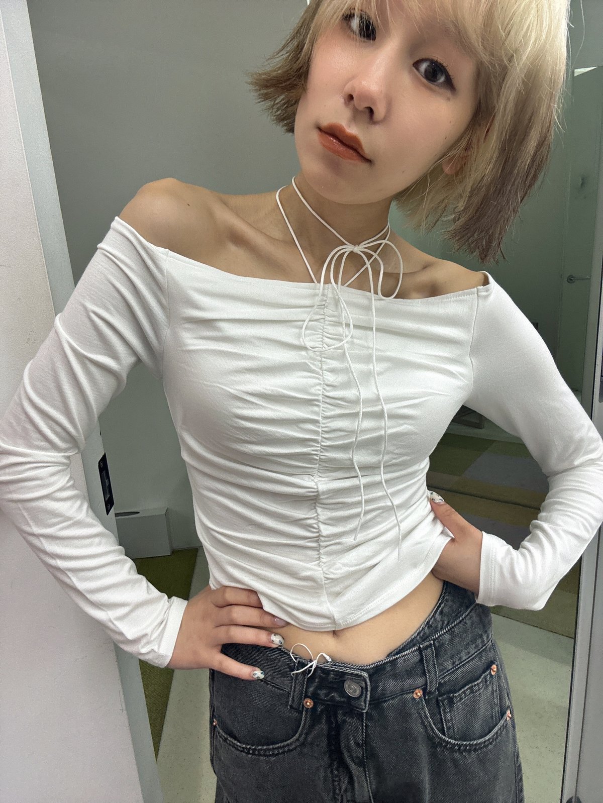 トップス Determ; Gatered Off-shoulder Top fit=scale-down,w=1200