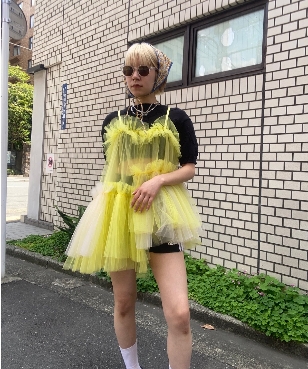 新品VIVIANO Asymmetric Cami Top studios