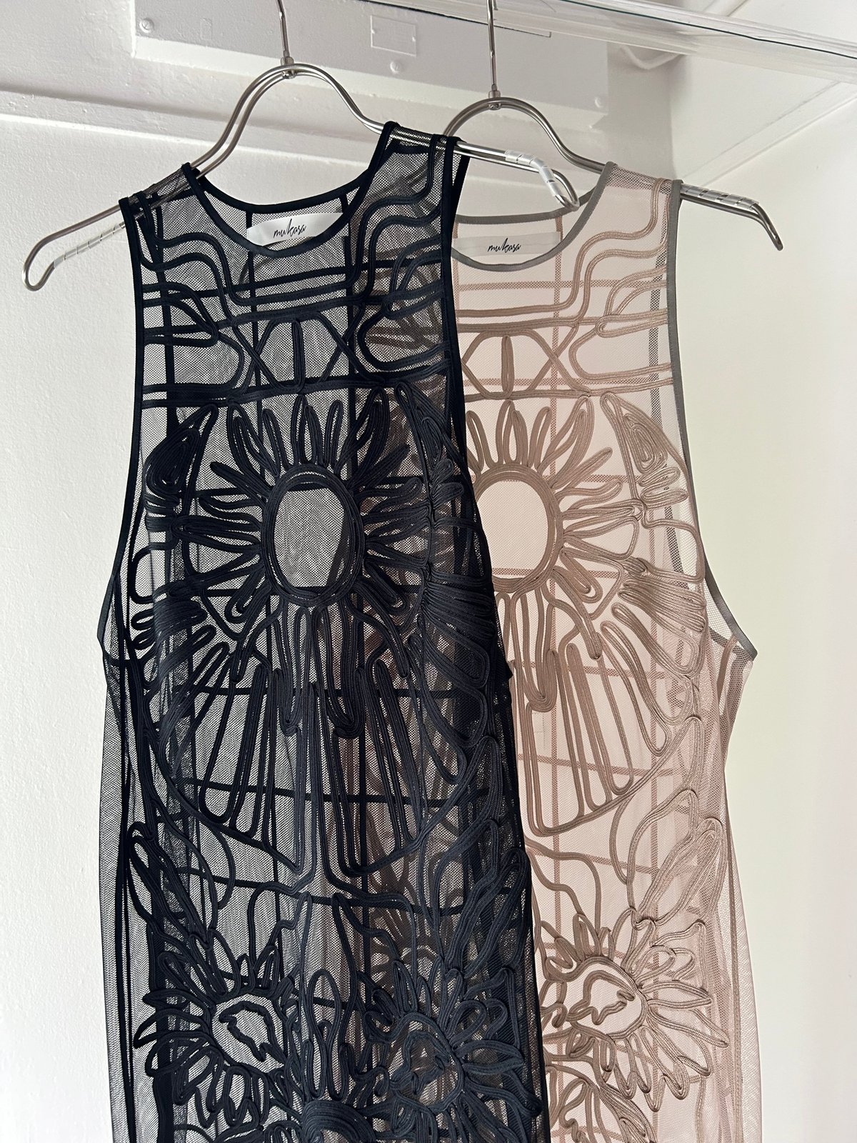 MUKASA Embroidery camisole