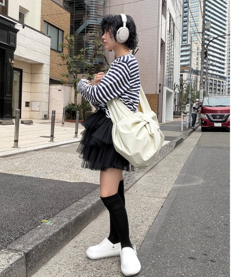 naokitomizukaリボンデザイン 黒 ショルダーバッグ今期商品 naokitomizuka / Design ribbon bag | JURK shop t