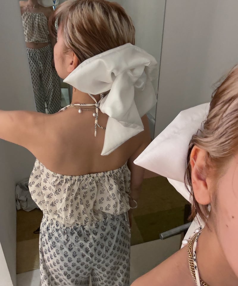 ヘアアクセサリー heyep Silk Square Large Scrunchie Silk Square Large Scrunchie – heyep