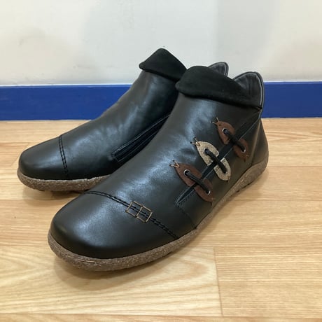 超ショートブーツ　ブラック