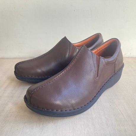 H.P.S スリッポンシューズ　ブラウン