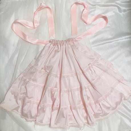 Frill skirt bag