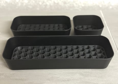 HONEYCOMB GRATING（ハニカムグレーチング）| 整理トレー用水切りグレーチング