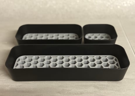 HONEYCOMB GRATING（ハニカムグレーチング）| 整理トレー用水切りグレーチング