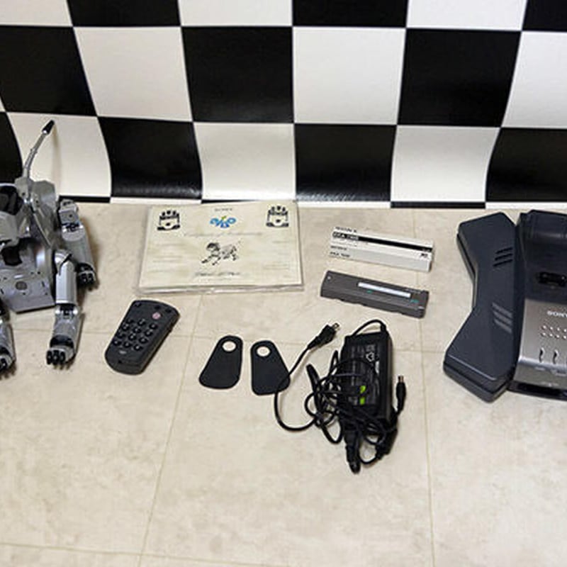 ソニーアイボ SONY AIBO ERS-111 グレイシルバー 美品!!リセル ソニーアイボ SONY AIBO ERS-111 グレイシルバー 美品!!リセル