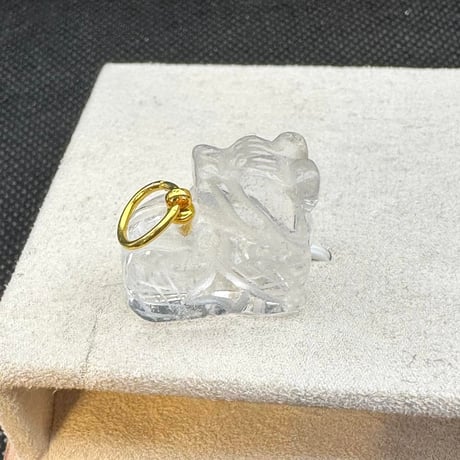 水晶×龍　 チベット産　天然水晶　ペンダント　チャーム　大特価品