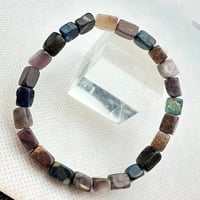 スギライト　南アフリカ産　天然物　希少石　レアストーン　高品質美品　マルチカラー　タンブルブレス　お買い得品　№3