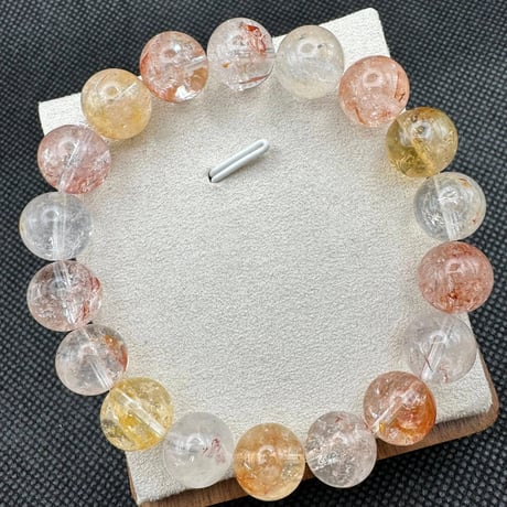ライモナイトインクォーツ　ブラジル産　天然物　希少石　高品質美品　極上高発色物