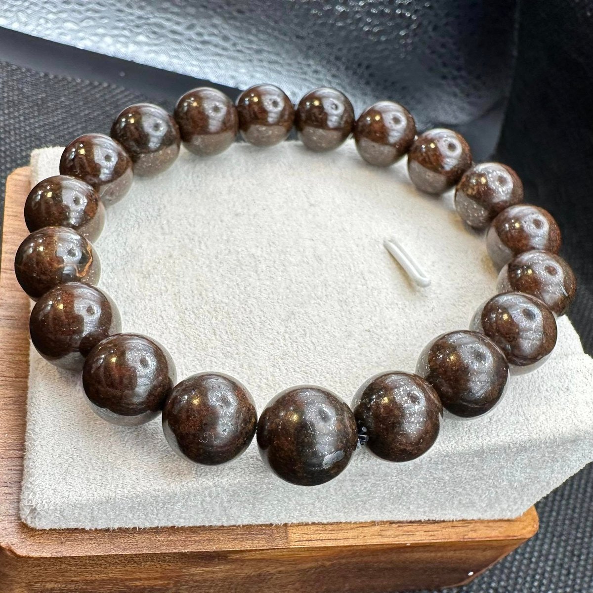 【稀少品】サハラNWA869隕石（コンドライト隕石）のブレス コンドライト 隕石 鑑別済み 希少 サハラNWA869 石質隕石 レアブレス