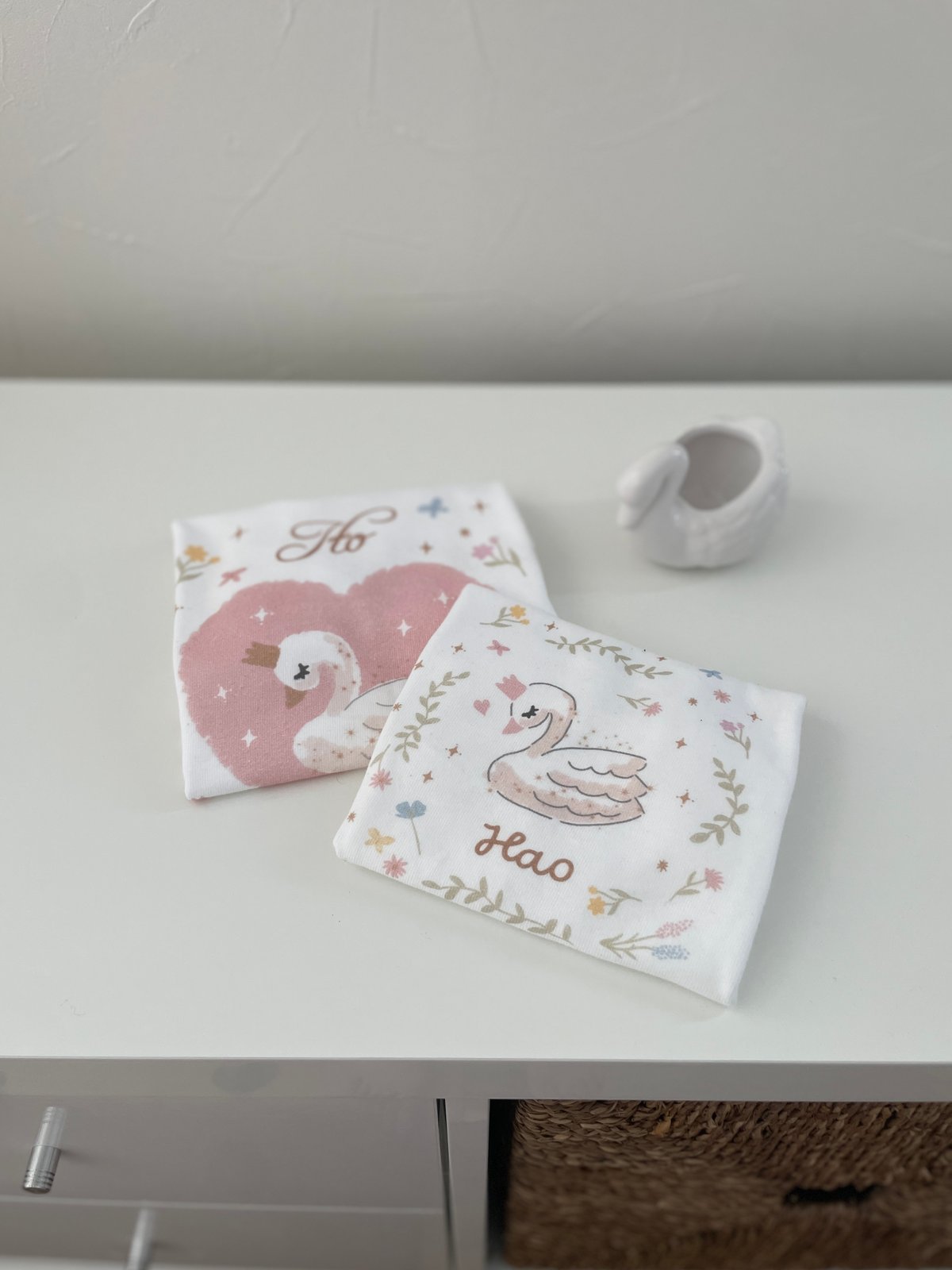 白鳥のバックチャーム スワン 名前入れ可能 名入れキーホルダー