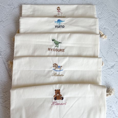 【お名前刺繍入り】巾着バッグ　ネイビー　体操服入れ　お着替え袋　オムツポーチ