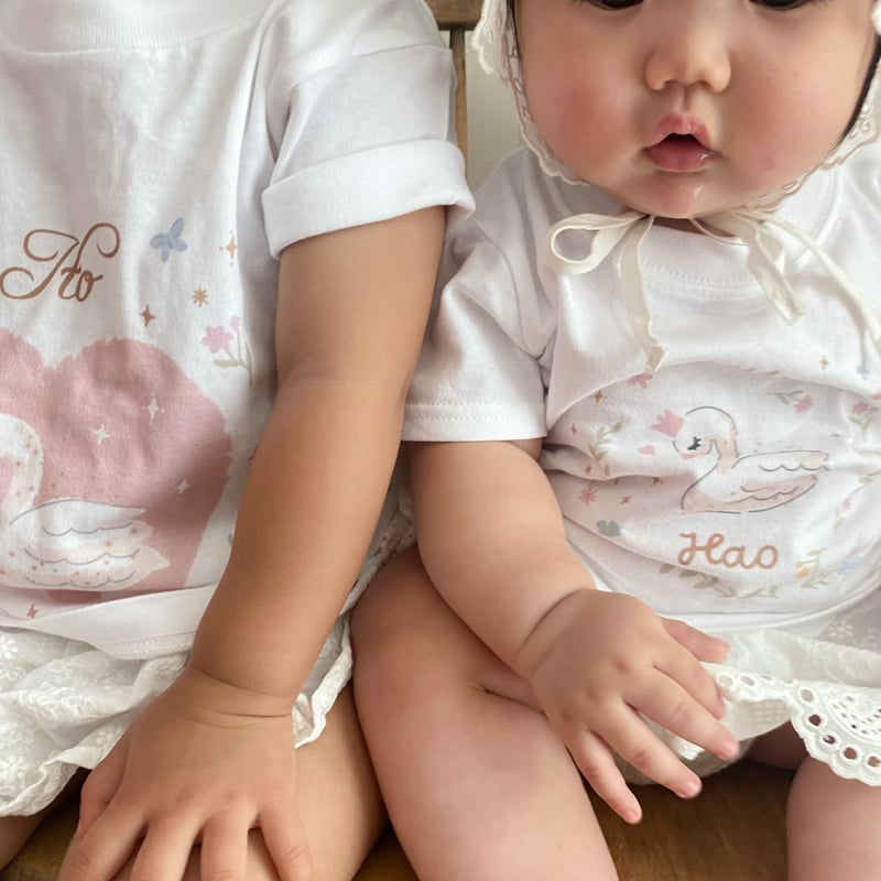 お名前入りTシャツ】スワン 白鳥 名入れ 撮影アイテム 80〜150サイズ