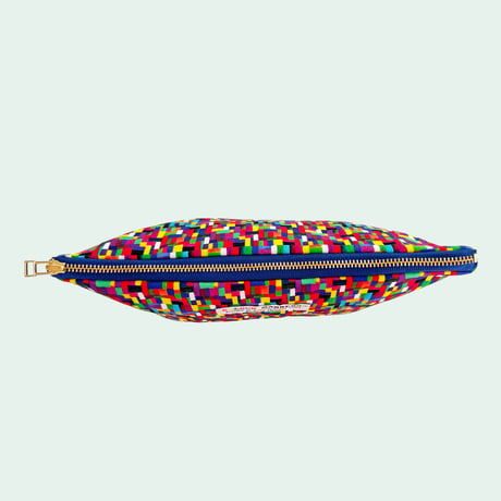 COLOUR MANNERS pouch