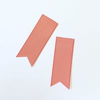 【ロゼット作りにおすすめ！】Vカット両面サテンリボン（10枚セット）サーモンピンク