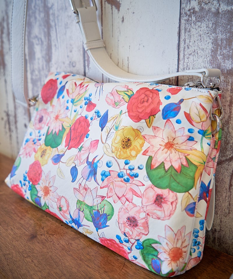 Desigual デシグアル 22SAXP92-1000-U 花柄 クロスボディバッグ