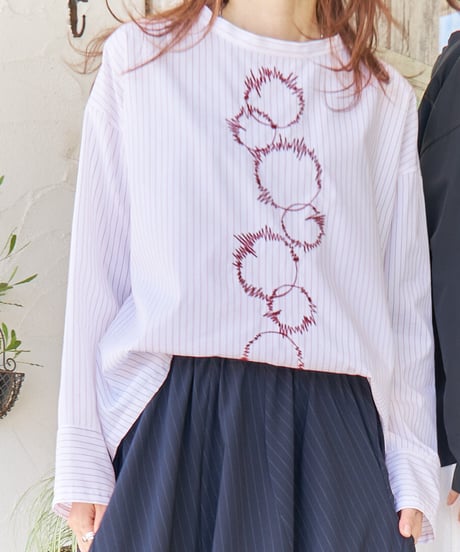 クレッシェント　刺繍プルオーバー  22255034