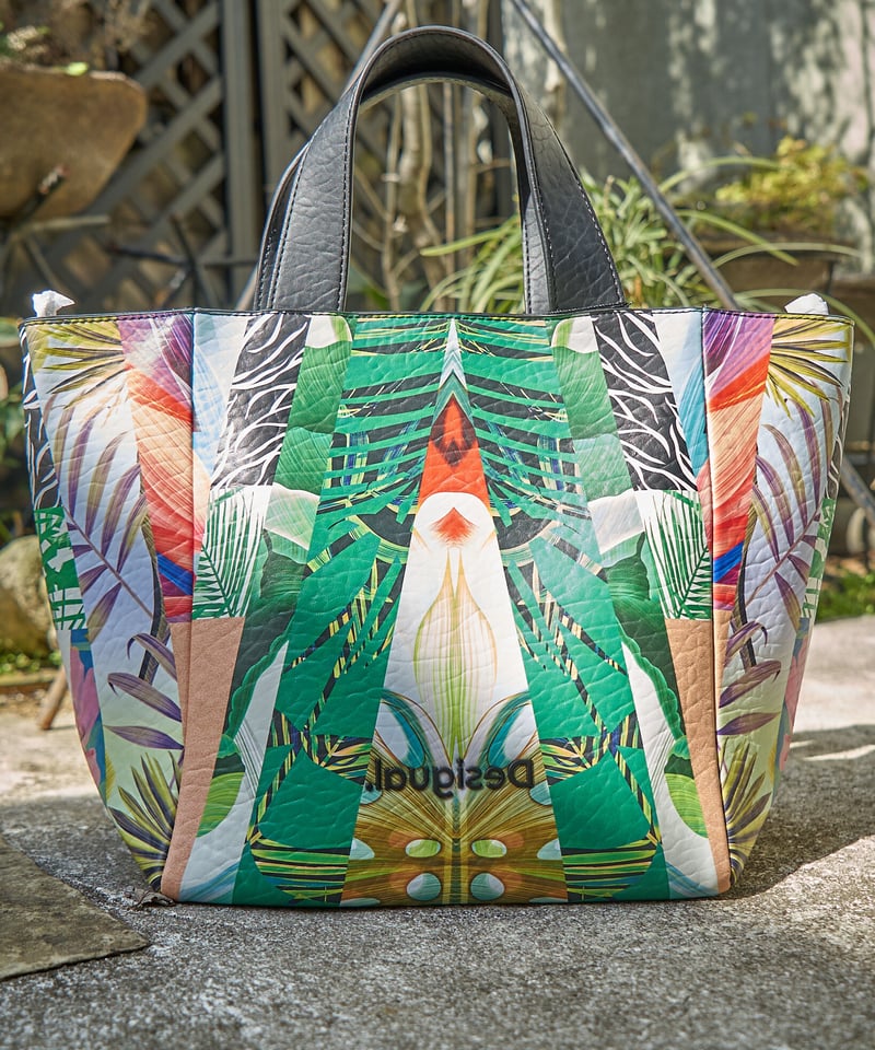 未使用品 Desigual デシグアル カラフル トートバッグ &ポーチ セット デシグアル Desigual 幾何学模様 ミドルトートバッグ （マルチ