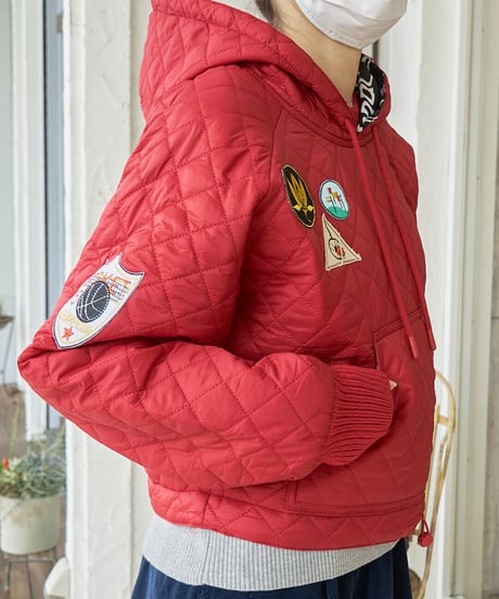 Desigual デシグアル パッチ パデッドフーディ　22WWSK013001