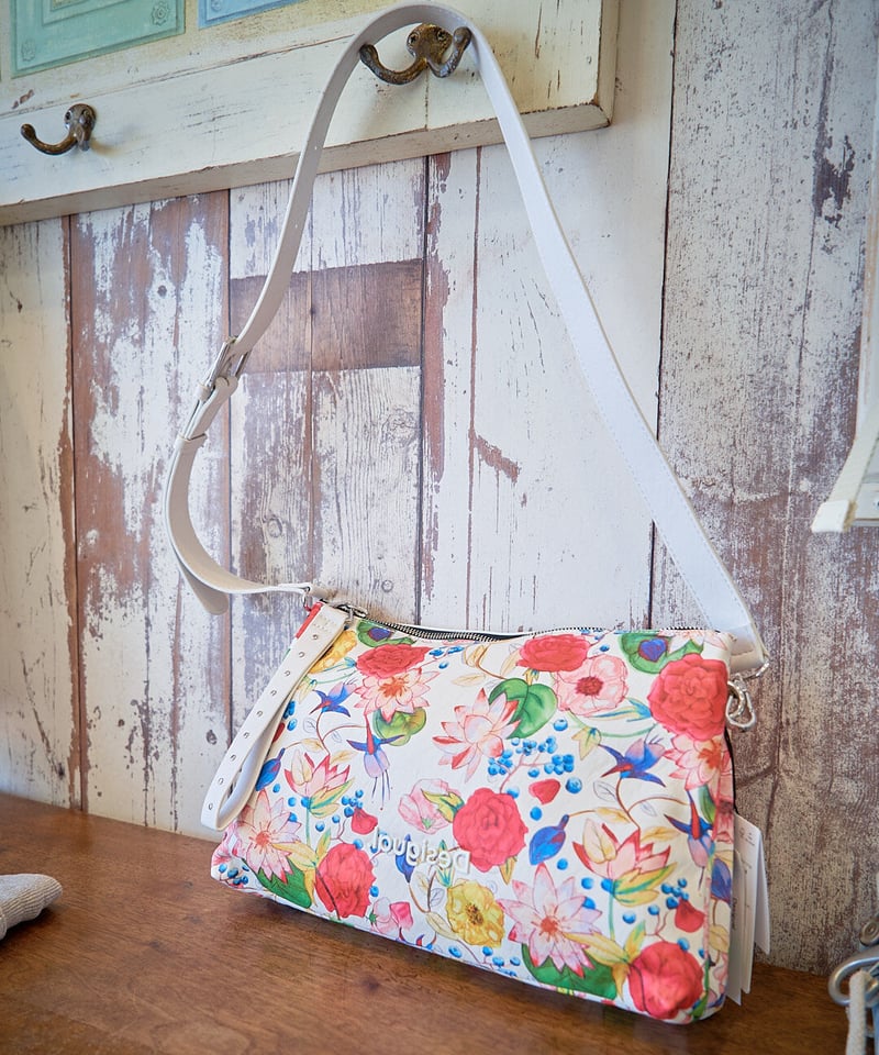 Desigual カモフラージュ新品タグ付き バースデー価格でお安くしました。 花柄オーバーサイズセーター | Desigual (Women)/デシグアル