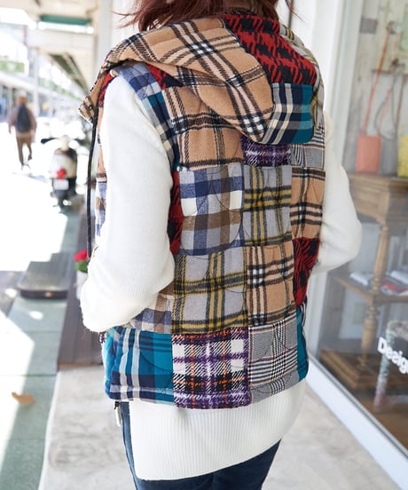 Desigual デシグアル パッチワーク パデッドジレ ベスト　22WWEW22-2000-M
