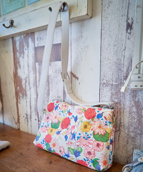 Desigual デシグアル 22SAXP92-1000-U　花柄 クロスボディバッグ
