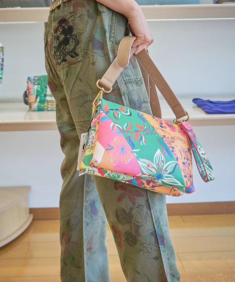Desigual デシグアル 22SAXPAK-4006-U　クラッチバッグ