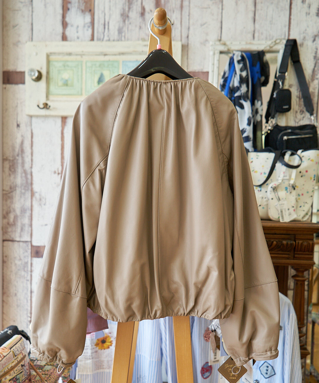 美品】新品価格9万円 トゥモローランド 上質艶 羊革ラムレザーシャツ  