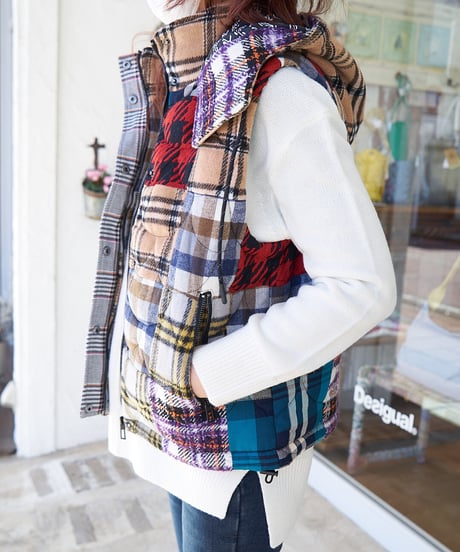 Desigual デシグアル パッチワーク パデッドジレ ベスト　22WWEW22-2000-M