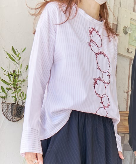 クレッシェント　刺繍プルオーバー  22255034