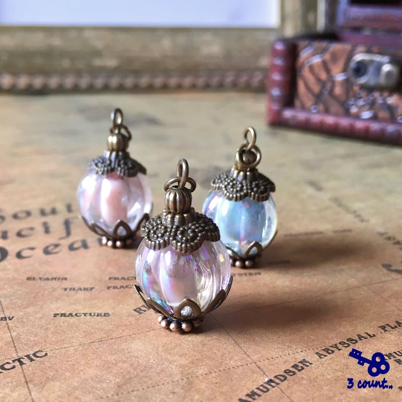 3色＊オーロラ色のランタン ネックレス（チェーン/牛革） | 3 count…の