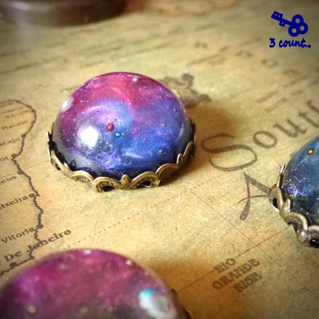 3色＊あなたの星の渦巻く星雲　カブトピン（ストールピン）