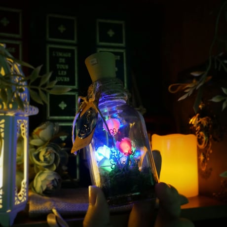 妖精の森の花灯り　小瓶のインテリア　太陽光（ソーラー）LEDライト