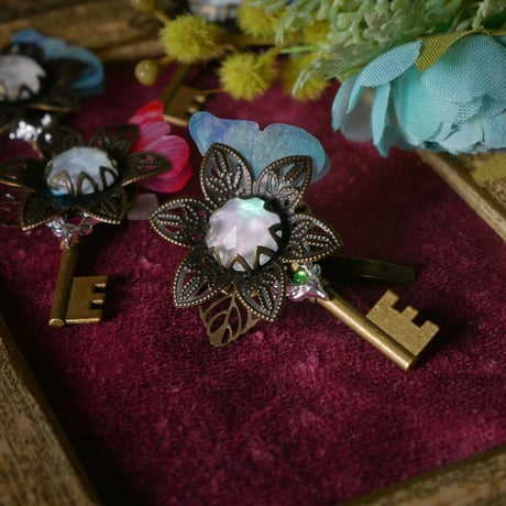 5色＊精霊の宿る樹への扉の鍵　ポニーフック
