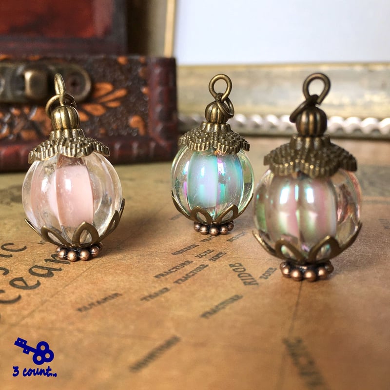 3色＊オーロラ色のランタン ネックレス（チェーン/牛革） | 3 count…の