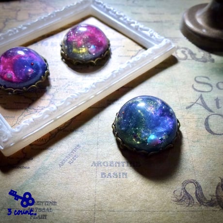 3色＊あなたの星の渦巻く星雲　カブトピン（ストールピン）