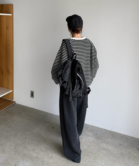 border raglan pullover