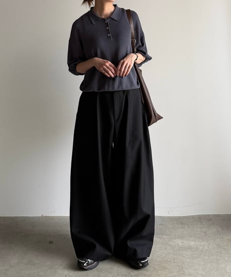 wide oval slacks