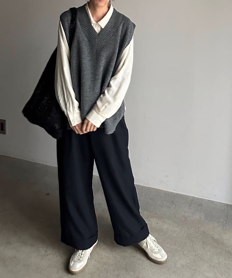 V neck knit vest | ARULLE V neck knit vest | ARULLE