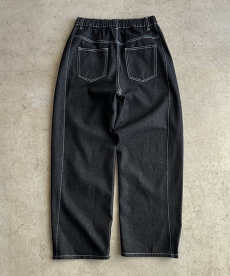 pleats curve denim