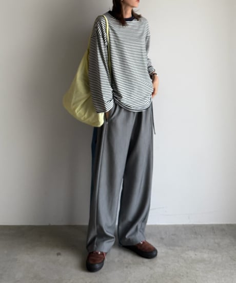 side drost  border t-shirt