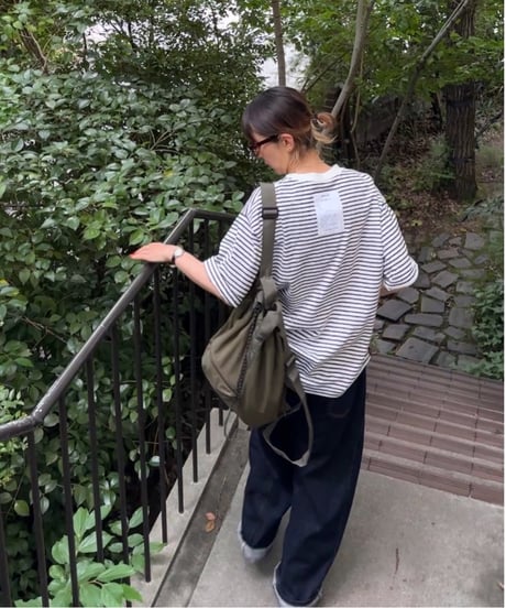 back tag border t-shirt