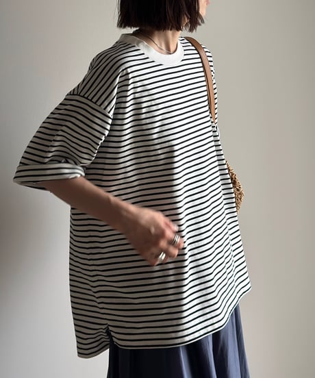 back tag border t-shirt
