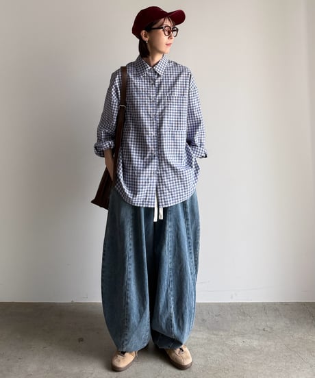loose oval denim